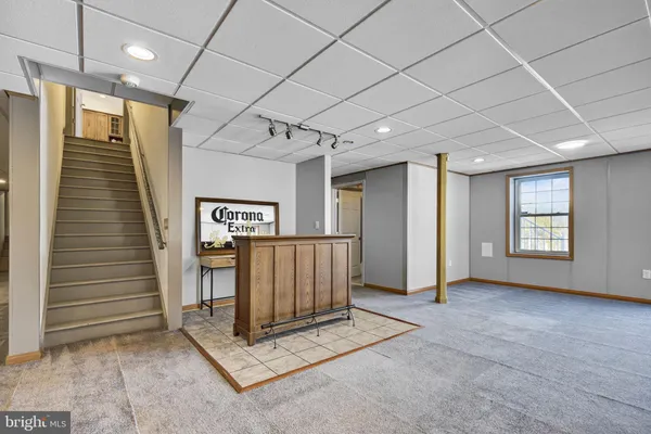 $985,000 | 256 Cliffside Drive, Edinburg, VA 22824