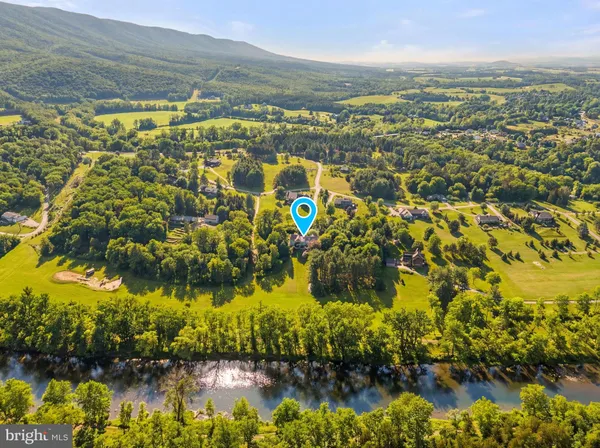 $985,000 | 256 Cliffside Drive, Edinburg, VA 22824