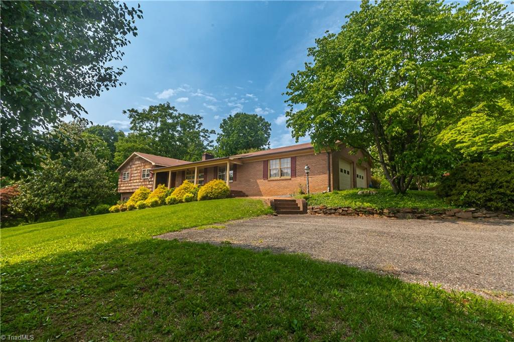 289 Reeves Mill Road Mount Airy, NC 27030 - Photo 3 of 50 Gallery Image 3