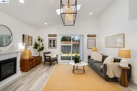 $899,000 | 2579 Jacobs Street, Hayward, CA 94541