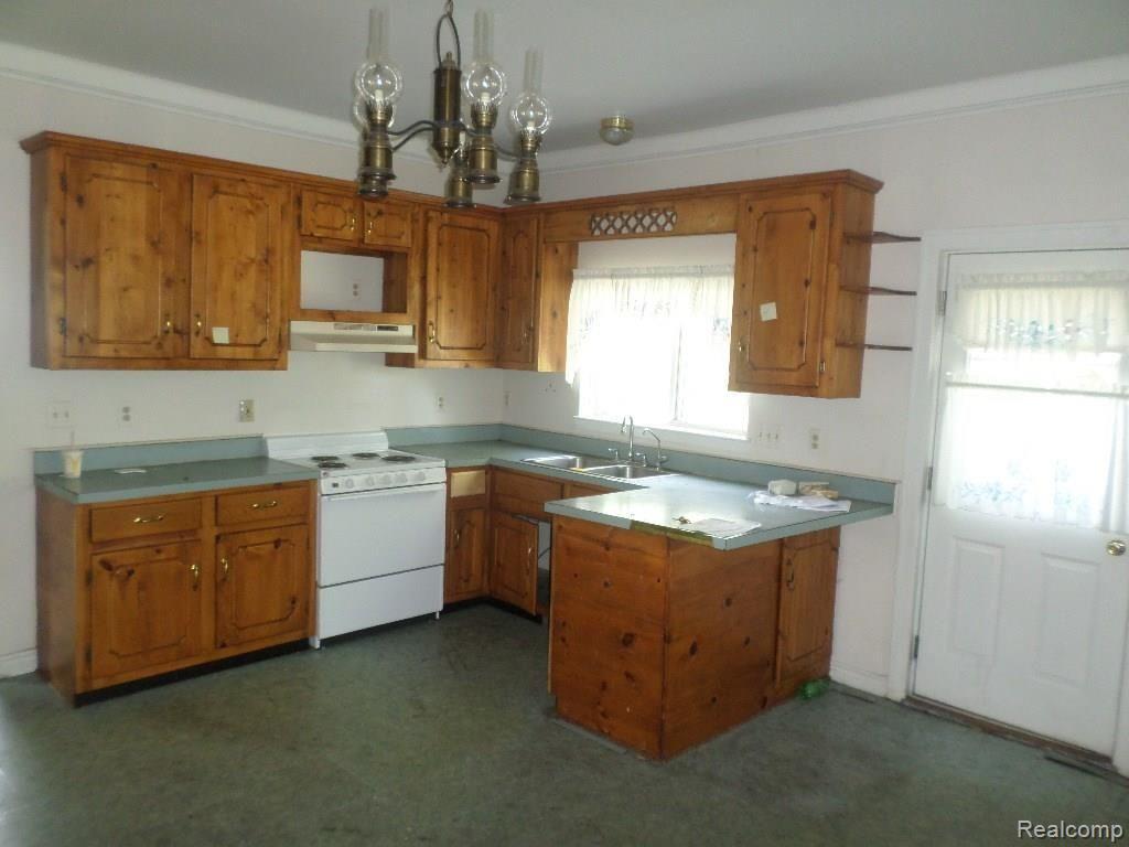 3366 Peppermill Road Attica, MI 48412 - Photo 7 of 32 kitchen.JPG