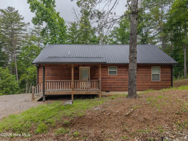 $378,500 | 122 Woodcrest Drive, Murphy, NC 28906