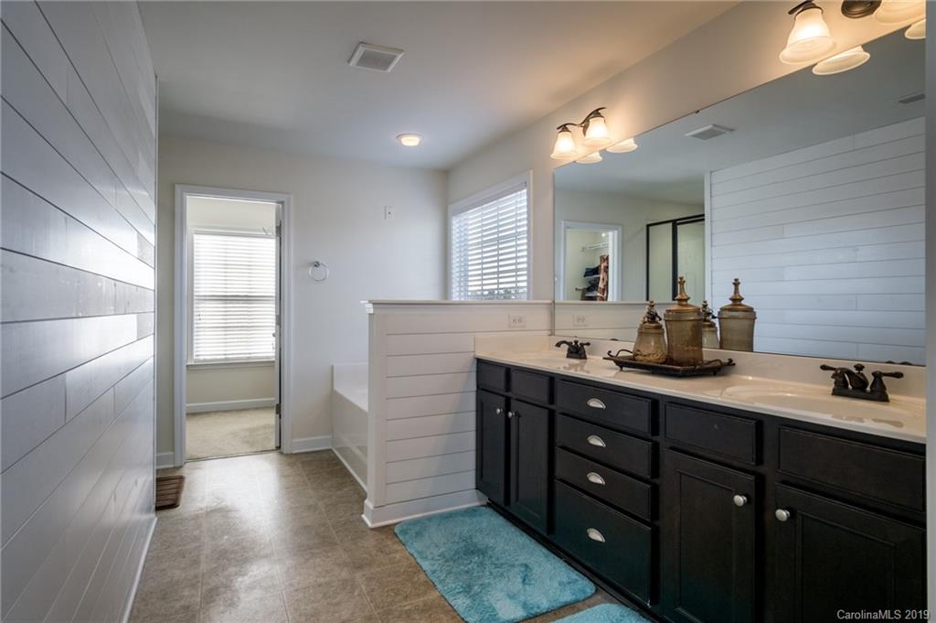 5065 Gladiola Way Tega Cay, SC 29708 - Photo 20 of 31 Gallery Image 20