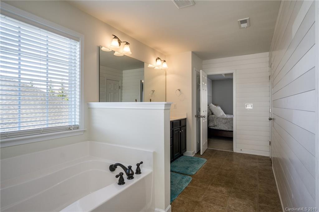 5065 Gladiola Way Tega Cay, SC 29708 - Photo 21 of 31 Gallery Image 21