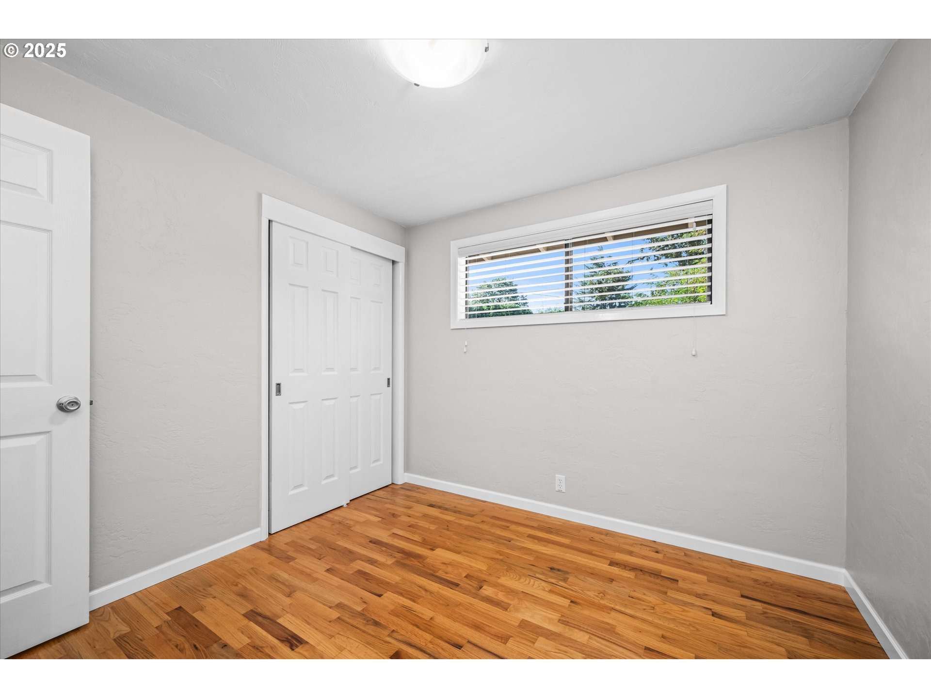1632 Larkspur Loop Eugene, OR 97401 - Photo 20 of 42 Bedroom, Primary