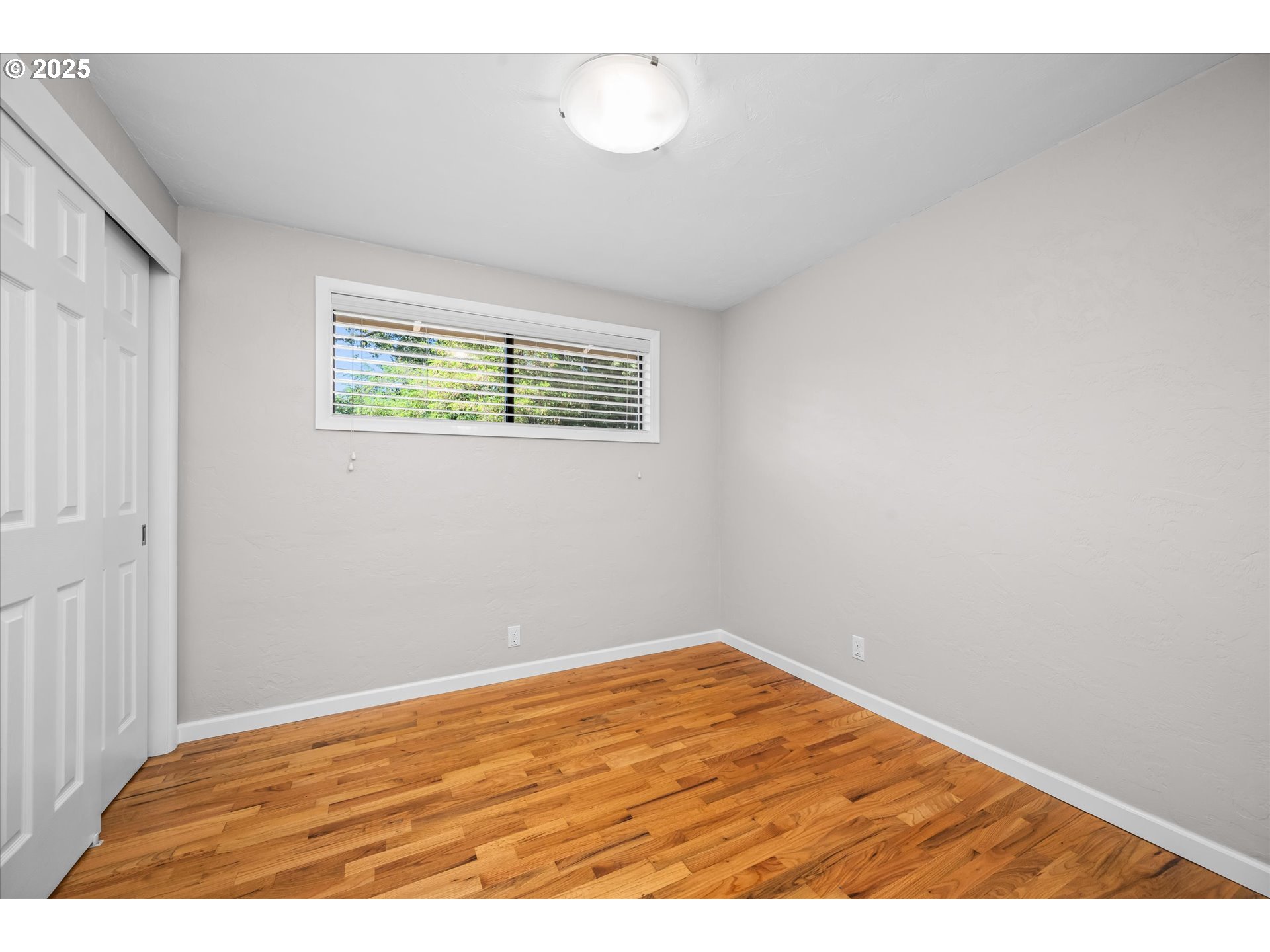 1632 Larkspur Loop Eugene, OR 97401 - Photo 21 of 42 Bedroom, Primary