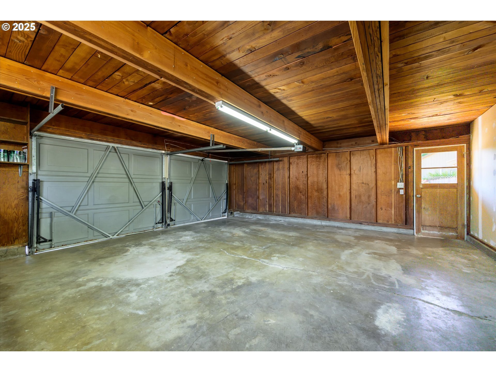 1632 Larkspur Loop Eugene, OR 97401 - Photo 31 of 42 Patio