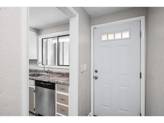 $499,000 | 1632 Larkspur Loop, Eugene, OR 97401