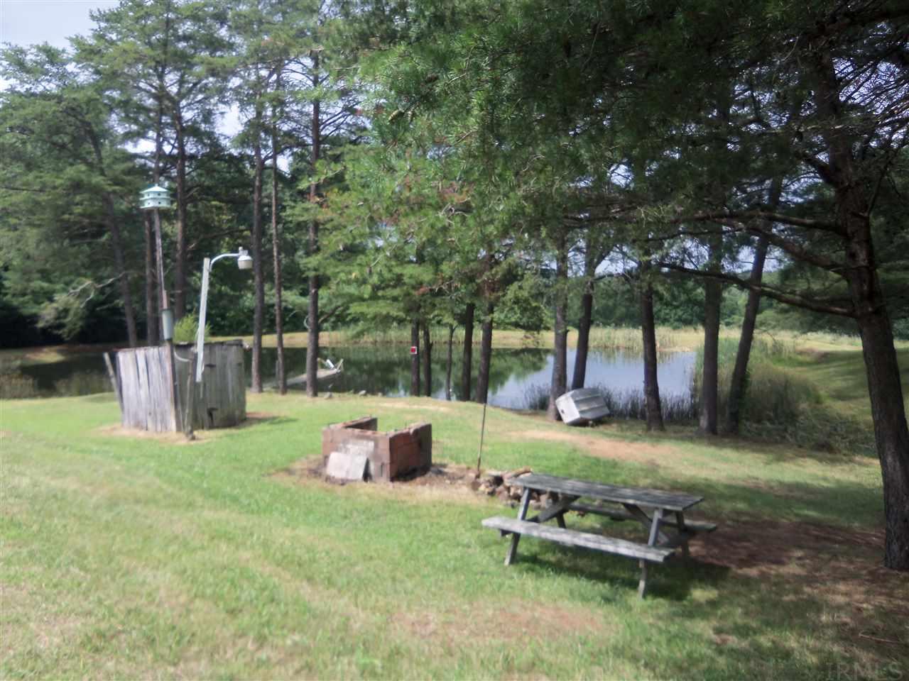 8156 South Rockport Road Bloomington, IN 47403 - Photo 18 of 23 Gallery Image 18