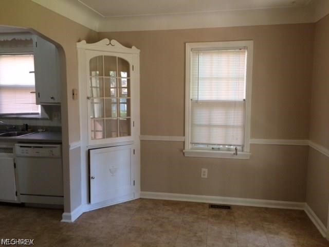 4055 Colony Road South Euclid, OH 44121 - Photo 3 of 5