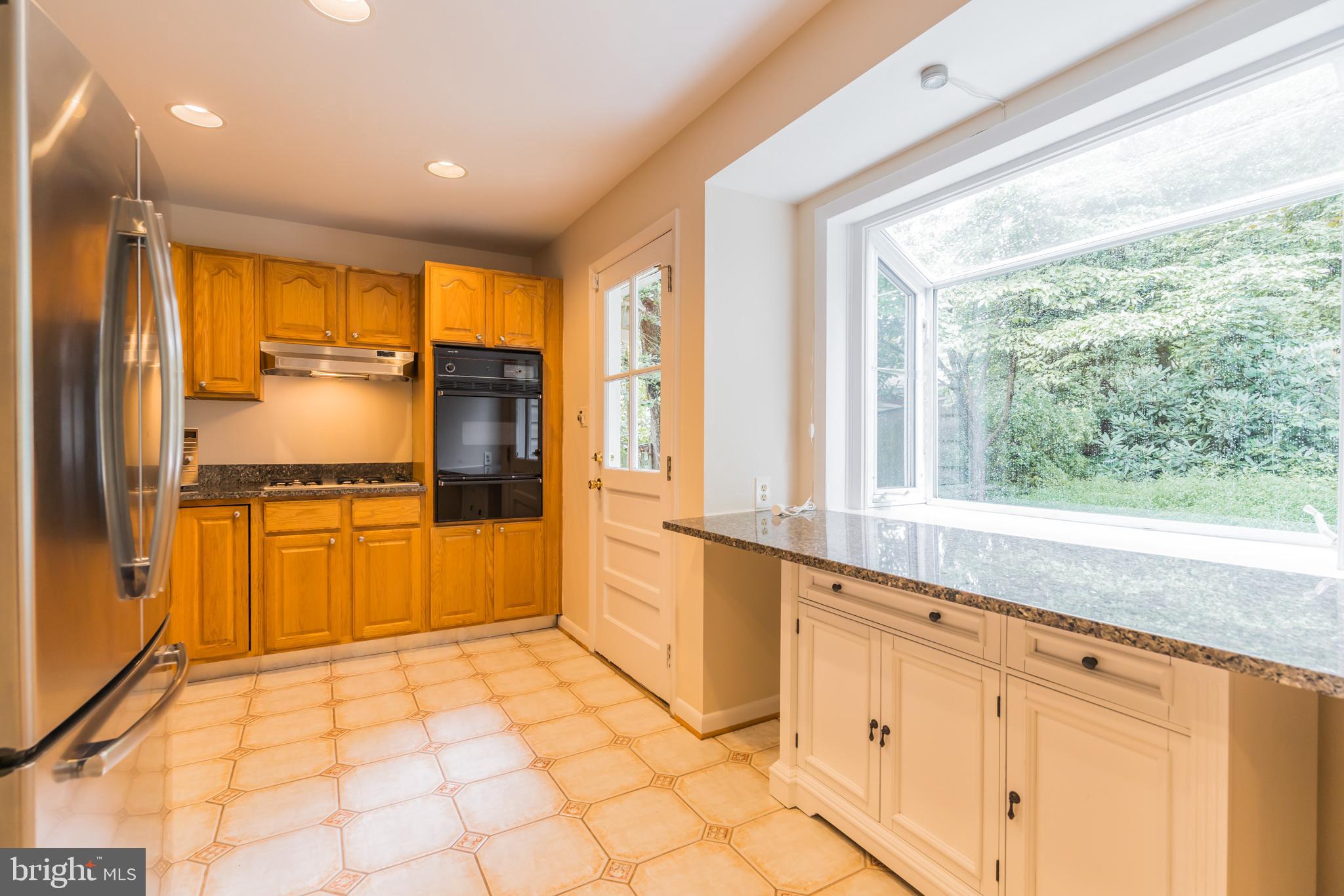 3904 Byrd Road Kensington, MD 20895 - Photo 17 of 30 Fully equipped kitchen