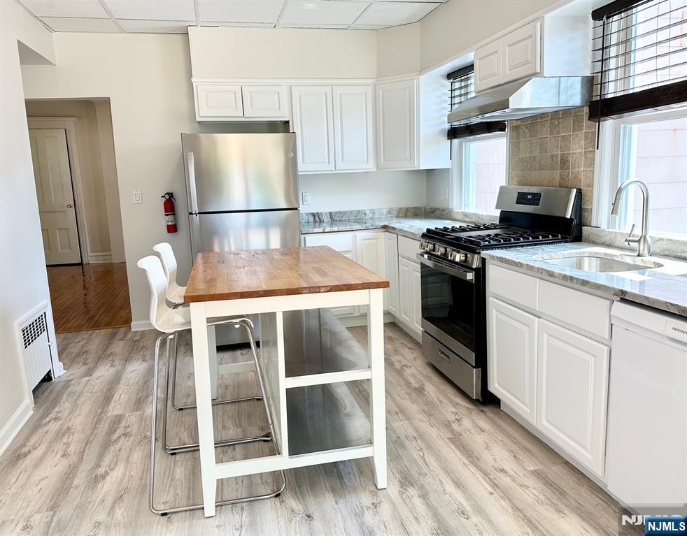 157 Walnut Street Montclair, NJ 07042 - Photo 4 of 28