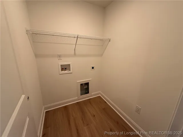 a view of utility room