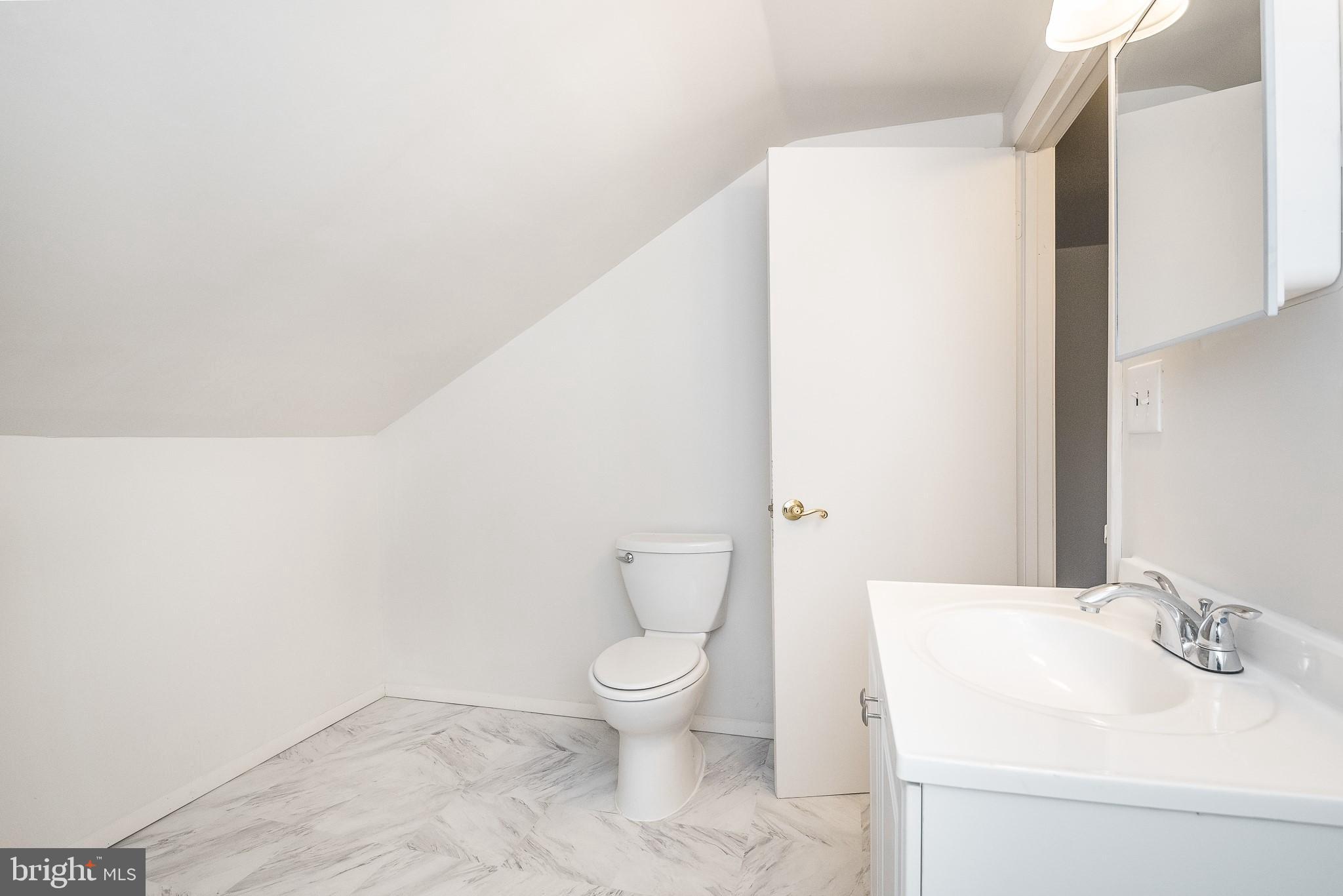 2436 Lodge Farm Road Baltimore, MD 21219 - Photo 14 of 30 2nd Floor Bath