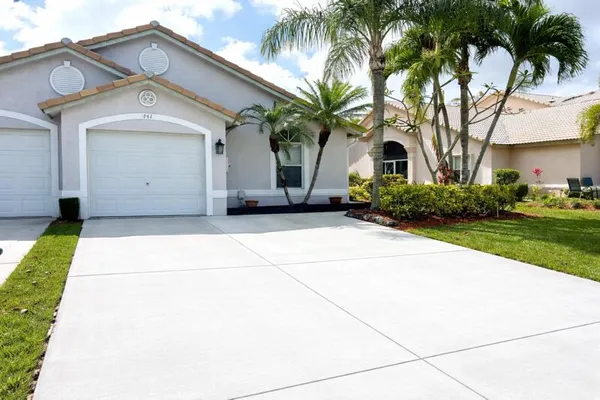 $3,500 | 10614 Lake Shore Drive, Wellington, FL 33414