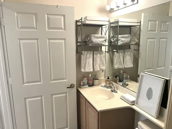 $3,500 | 10614 Lake Shore Drive, Wellington, FL 33414