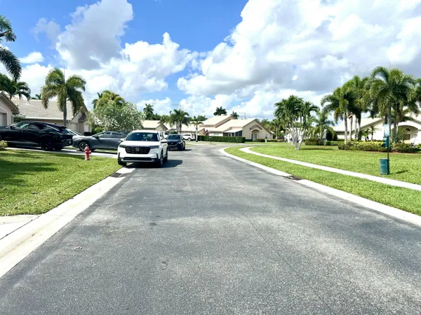 $3,500 | 10614 Lake Shore Drive, Wellington, FL 33414