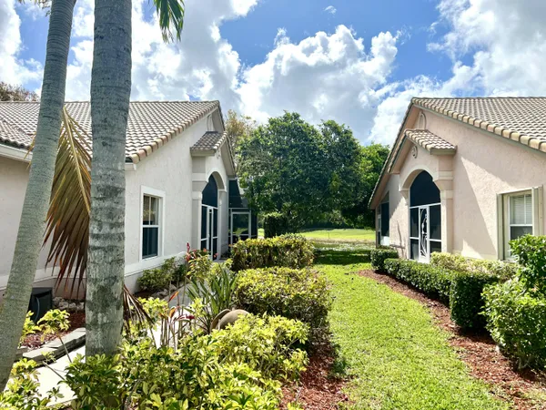 $3,500 | 10614 Lake Shore Drive, Wellington, FL 33414