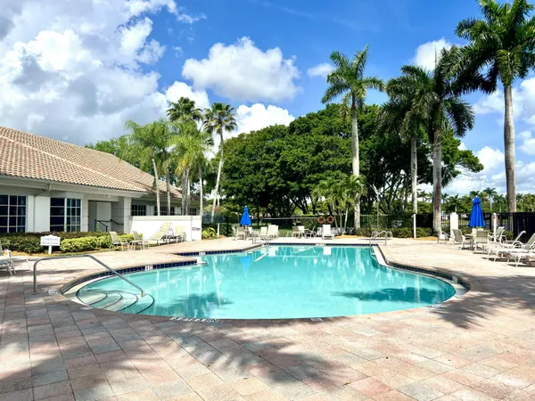 $3,500 | 10614 Lake Shore Drive, Wellington, FL 33414