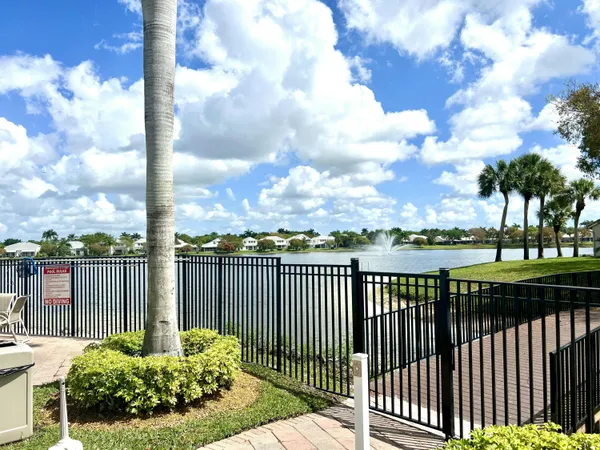 $3,500 | 10614 Lake Shore Drive, Wellington, FL 33414