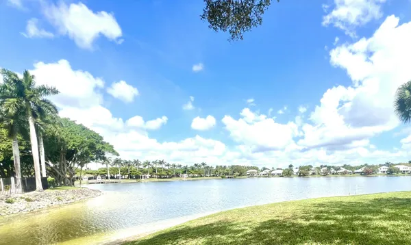 $3,500 | 10614 Lake Shore Drive, Wellington, FL 33414