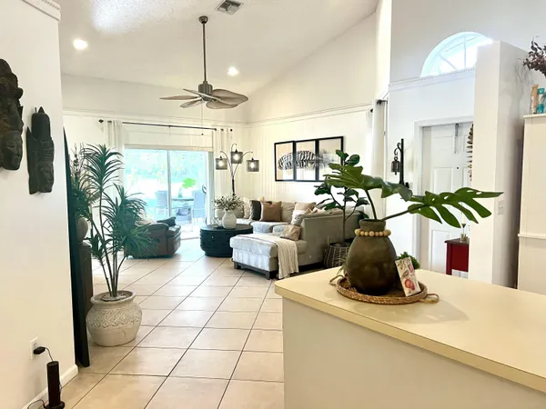 $3,500 | 10614 Lake Shore Drive, Wellington, FL 33414