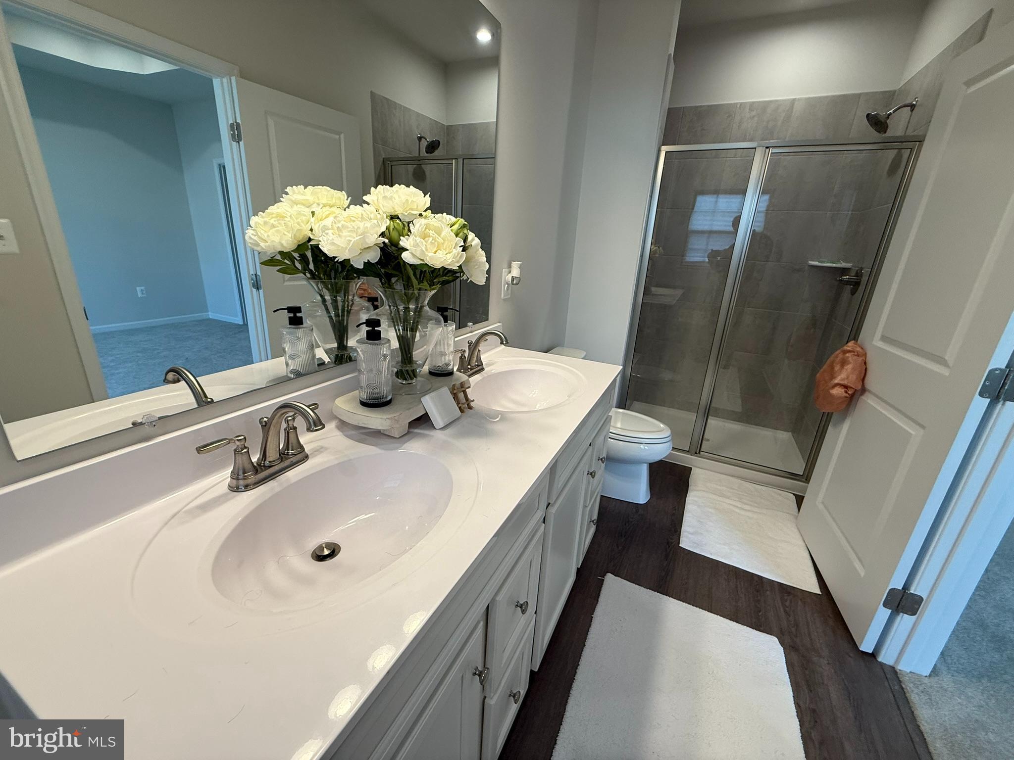 7891 Brandy Station Road Hanover, MD 21076 - Photo 25 of 25 Elegant bathroom with modern fixtures.