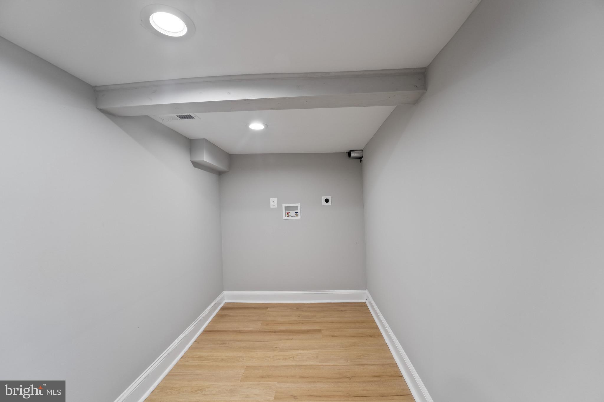 655 Dumbarton Avenue Baltimore, MD 21218 - Photo 9 of 28 a view of room