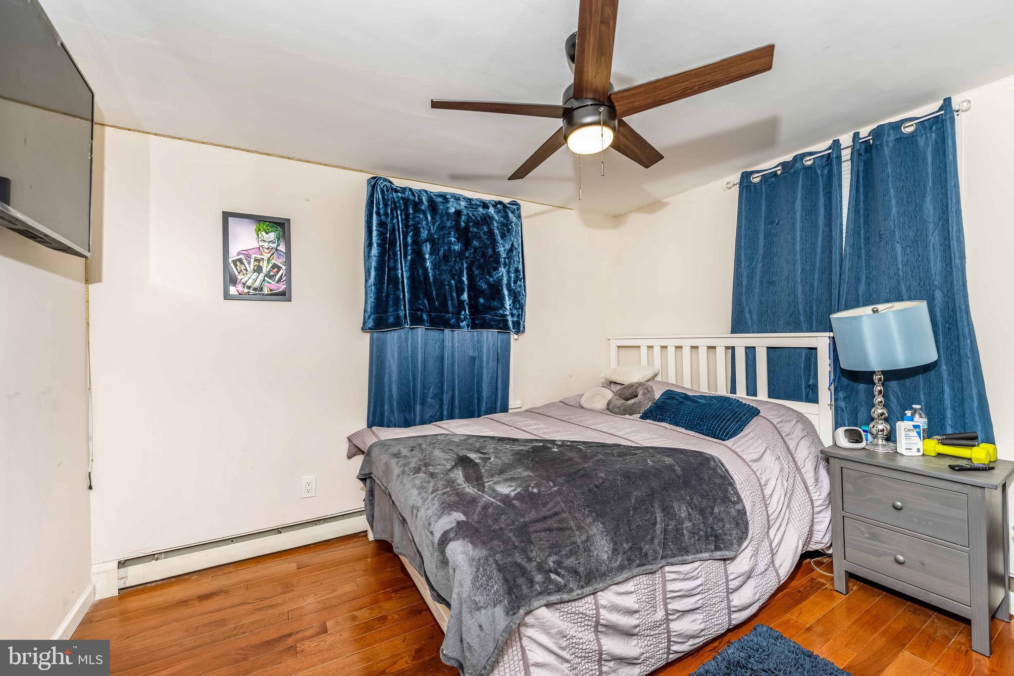 136 Linglestown Road Harrisburg, PA 17110 - Photo 18 of 25 a bed room with a bed and a window
