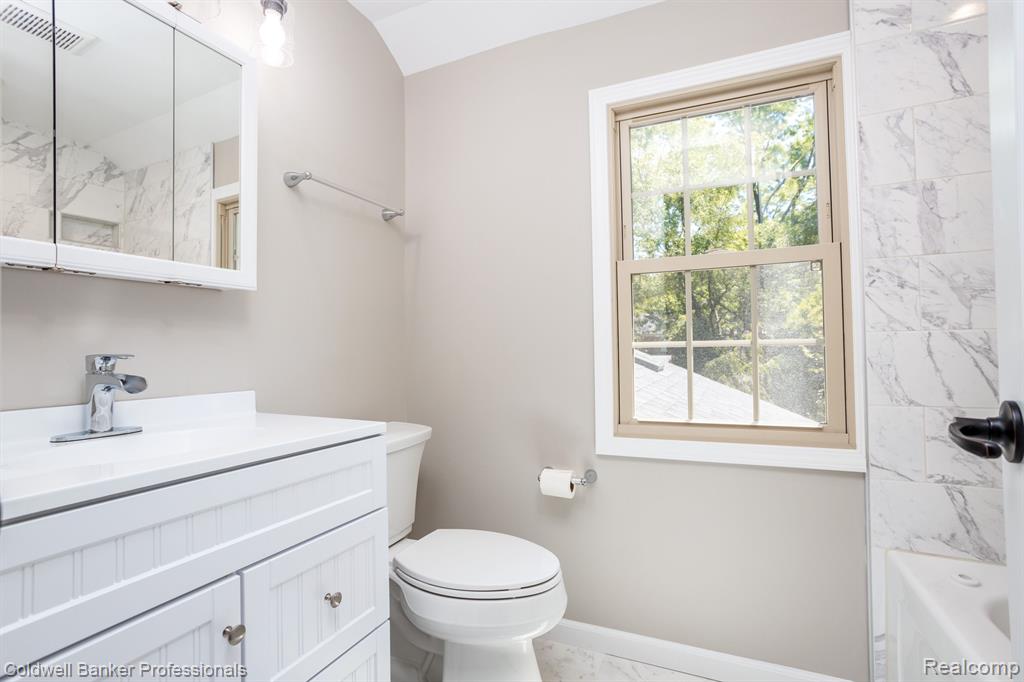 459 La Belle Road Grosse Pointe Farms, MI 48236 - Photo 18 of 29