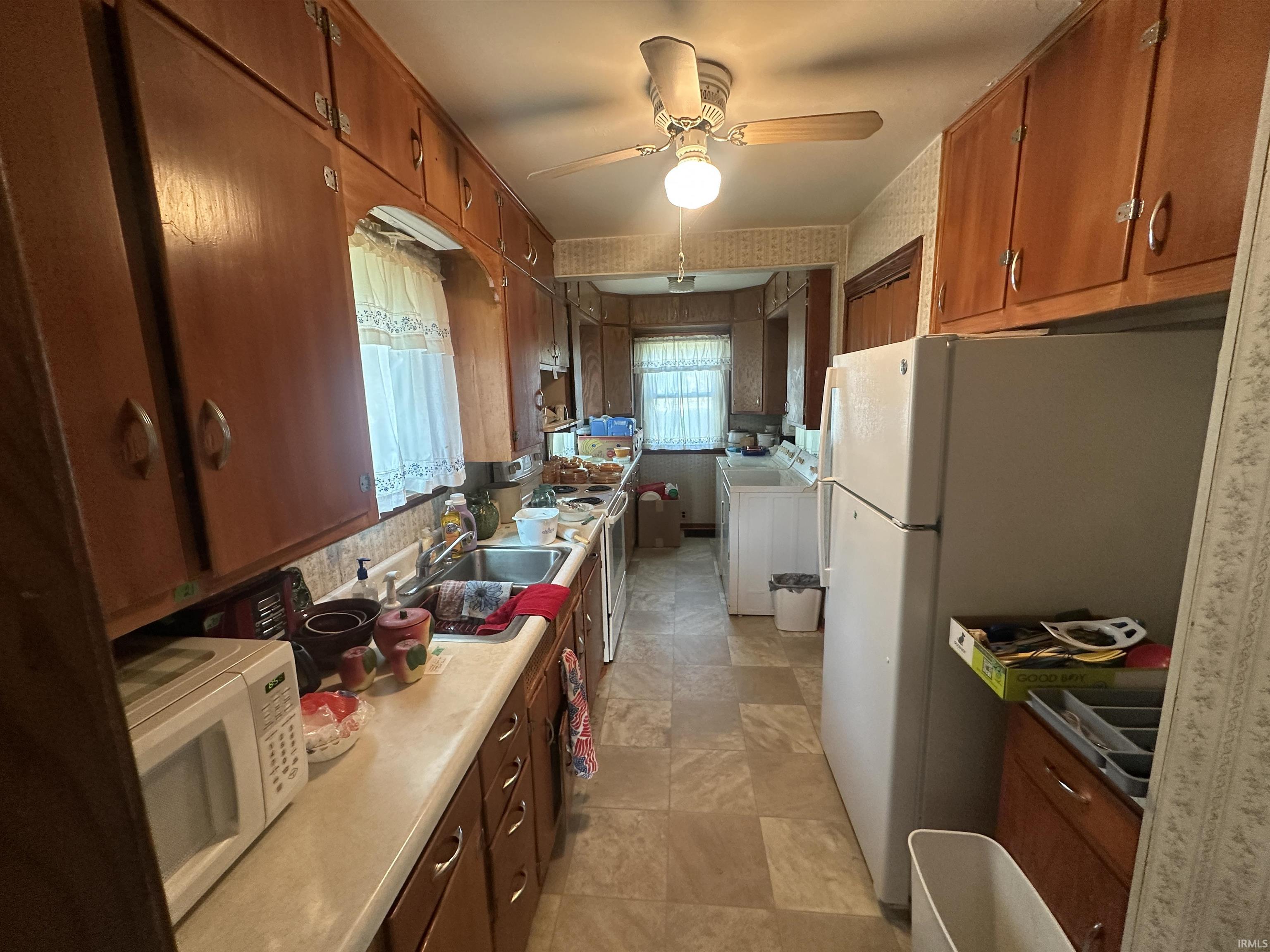 1227 Master Drive Decatur, IN 46733 - Photo 9 of 12