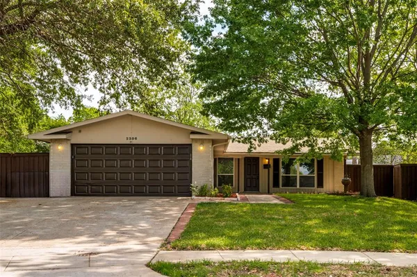$368,000 | 2306 Lakeland Place, Carrollton, TX 75006