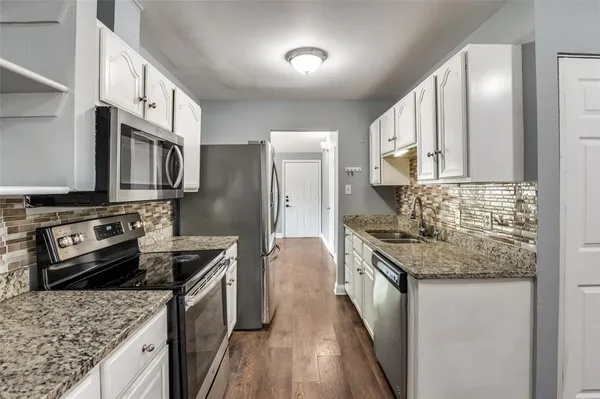 $368,000 | 2306 Lakeland Place, Carrollton, TX 75006