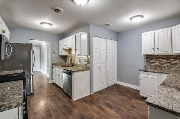 $368,000 | 2306 Lakeland Place, Carrollton, TX 75006