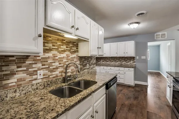 $368,000 | 2306 Lakeland Place, Carrollton, TX 75006
