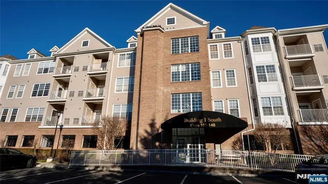 $439,000 | 113 Cory Lane, Unit 113, Elmwood Park, NJ 07407