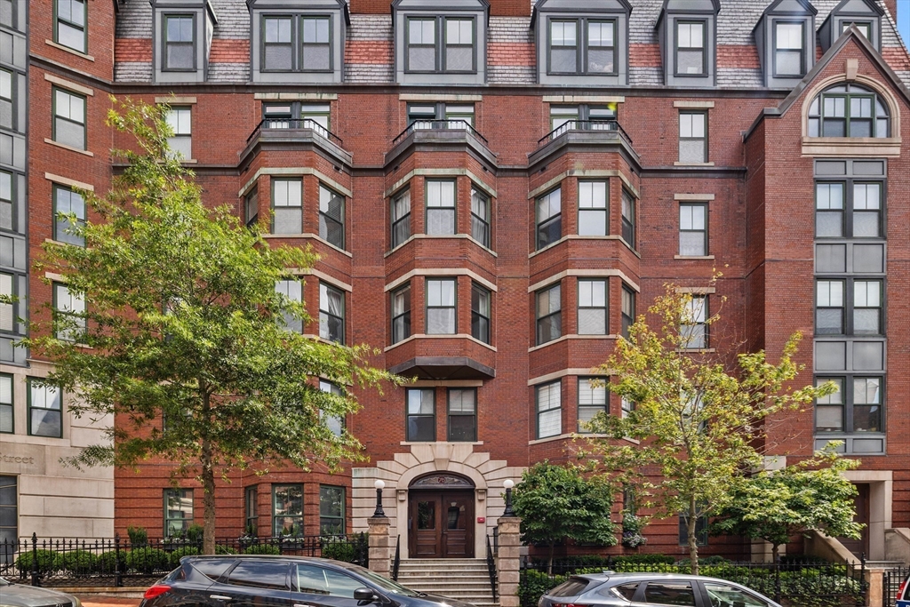 75 Clarendon Street, Unit 201 Boston, MA 02116 - Photo 1 of 12 front view of a building