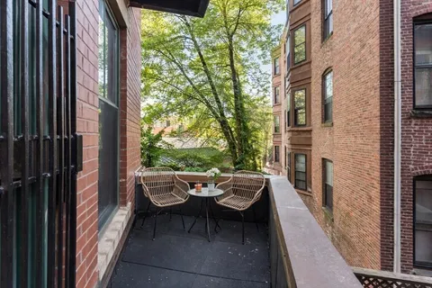 $1,125,000 | 75 Clarendon Street, Unit 201, Boston, MA 02116