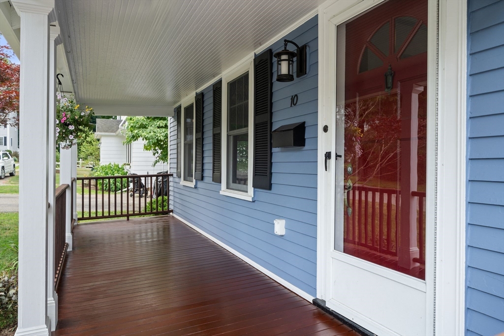 10 Parkview Road Reading, MA 01867 - Photo 27 of 31 a view of a balcony