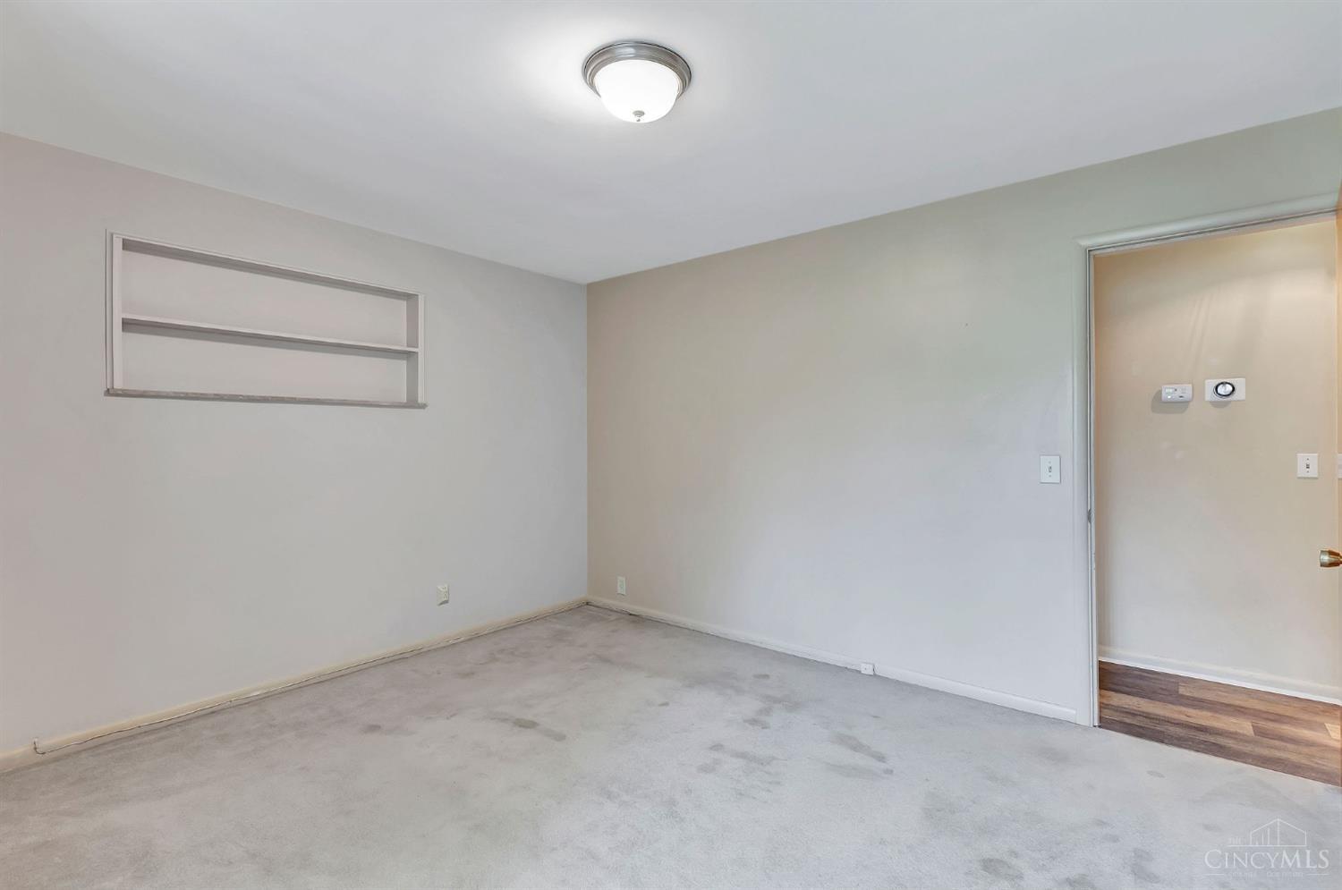 2040 Ebenezer Road Cincinnati, OH 45233 - Photo 21 of 42