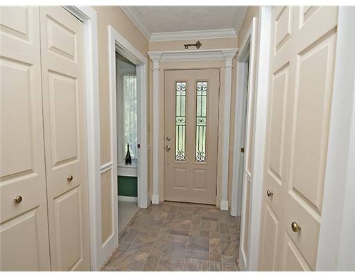 718 Delafield Road Fox Chapel, PA 15215 - Photo 3 of 18 Entry/Foyer.