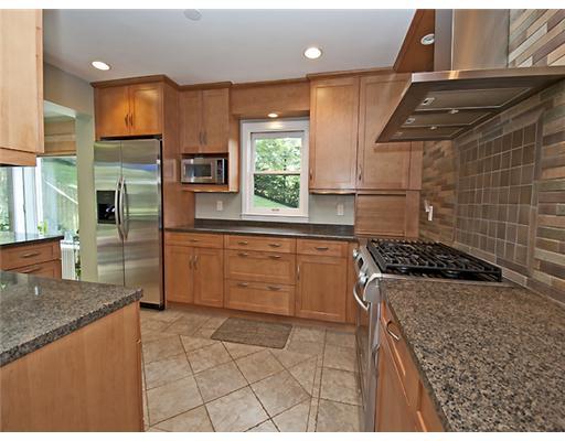 718 Delafield Road Fox Chapel, PA 15215 - Photo 4 of 18 Kitchen.