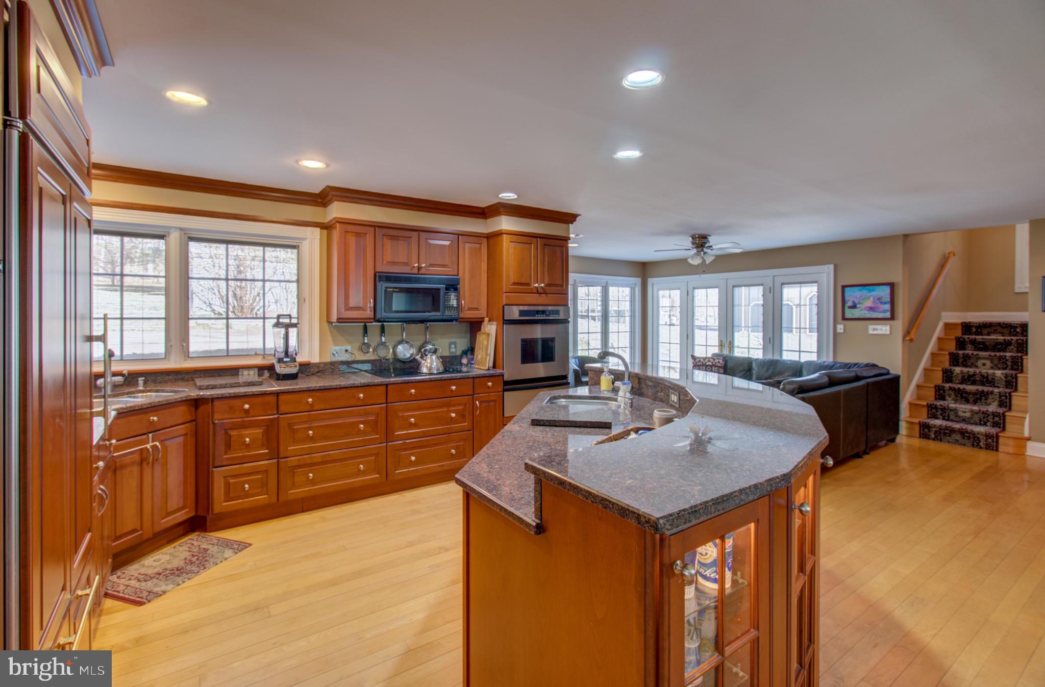 121 Woosamonsa Road Pennington, NJ 08534 - Photo 7 of 49