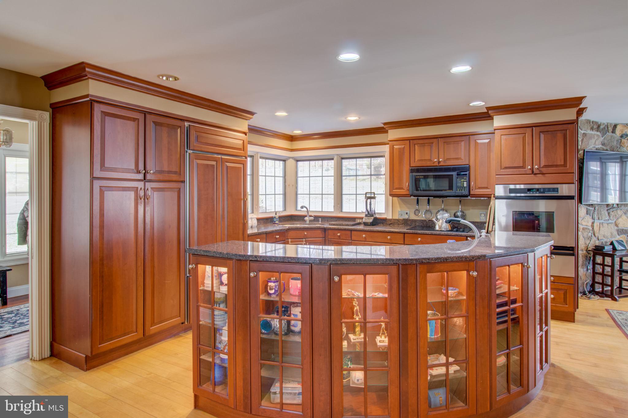 121 Woosamonsa Road Pennington, NJ 08534 - Photo 8 of 49