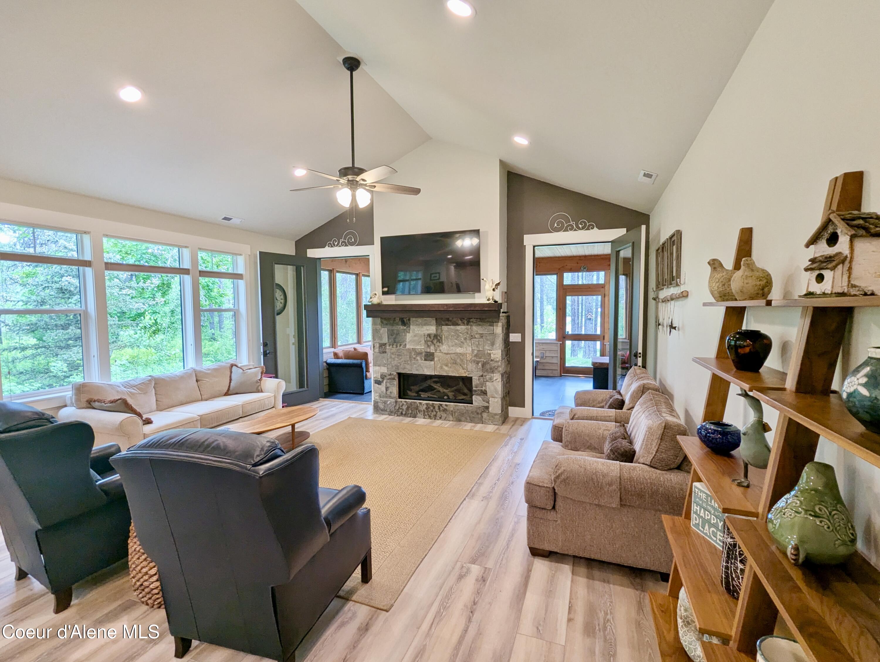 891 Ames Way Dover, ID 83825 - Photo 21 of 68 15a Living Room