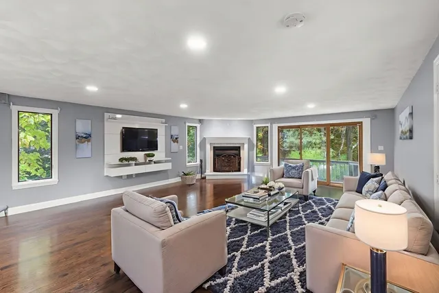 $929,900 | 8 McDonald Road, Wilmington, MA 01887