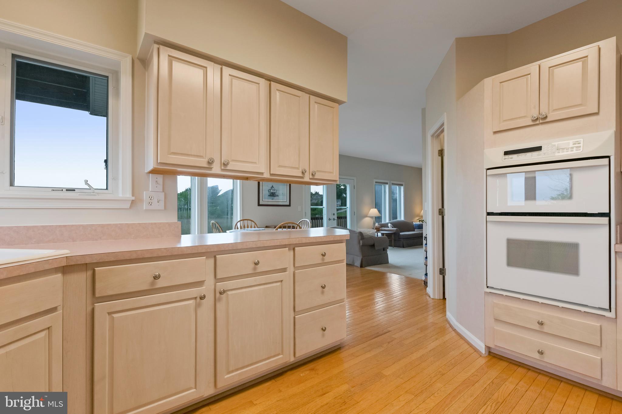 1100 Paca Drive Edgewater, MD 21037 - Photo 37 of 60 Convection oven & microwave