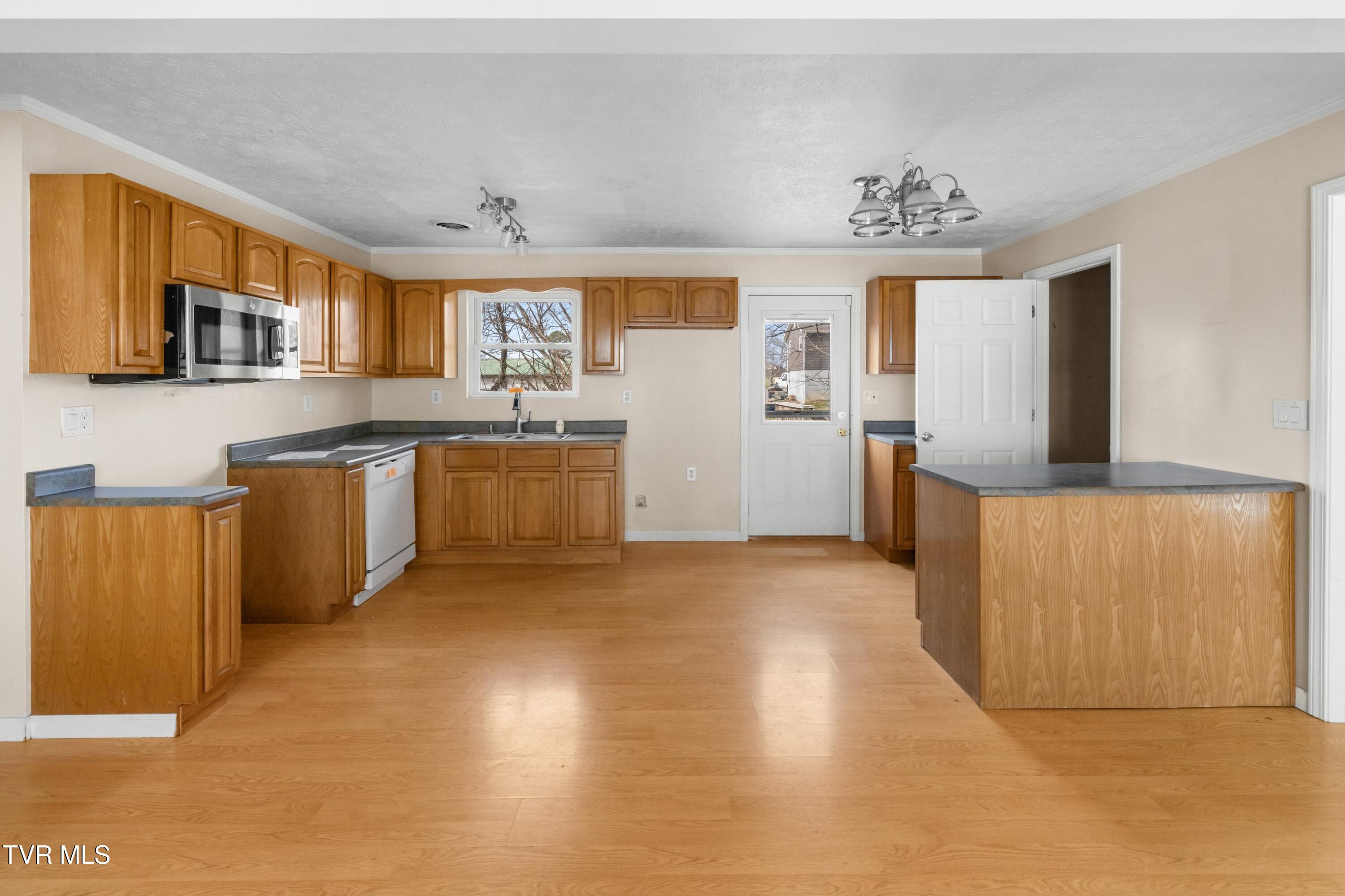 1423 Guinn Road Talbott, TN 37877 - Photo 7 of 24 008-1423GuinnRoad-Talbott-TN-37877-SMALL