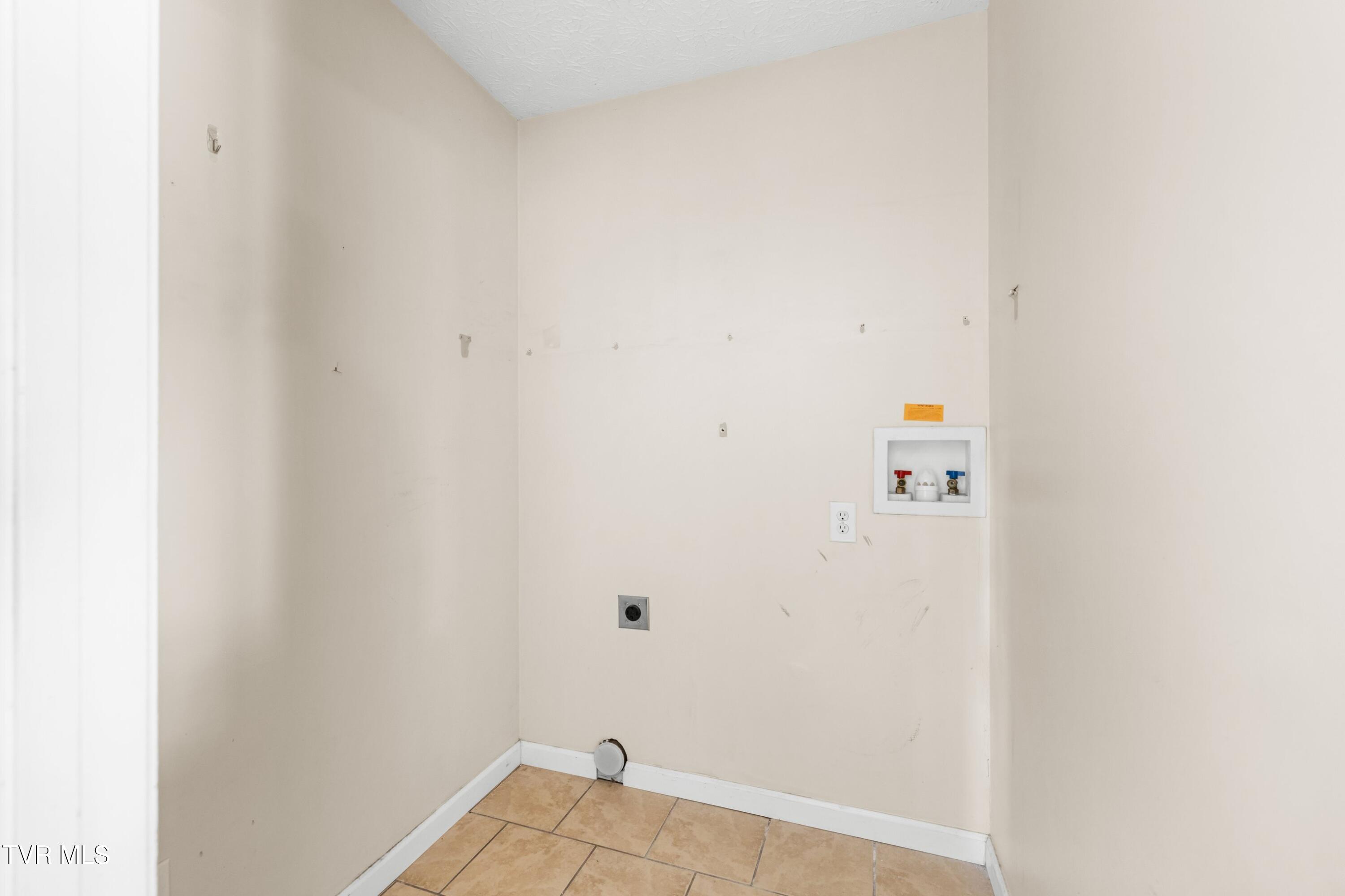 1423 Guinn Road Talbott, TN 37877 - Photo 8 of 24 009-1423GuinnRoad-Talbott-TN-37877-SMALL