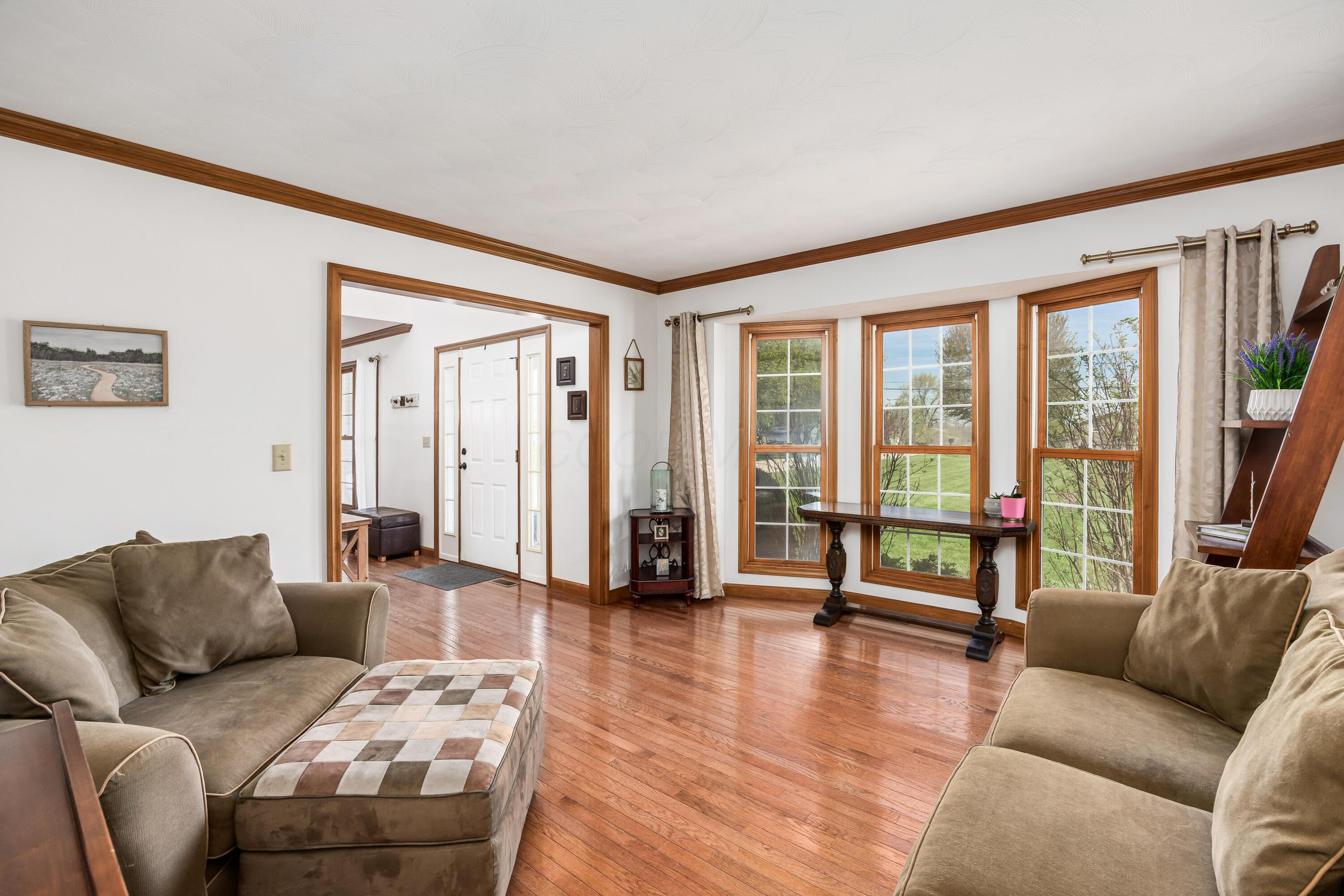 7707 Winchester Road Northwest Carroll, OH 43112 - Photo 5 of 36 Formal Living Room